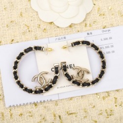 Earrings with the impression of a fashionable senior 2023SS CHANEL Chanel